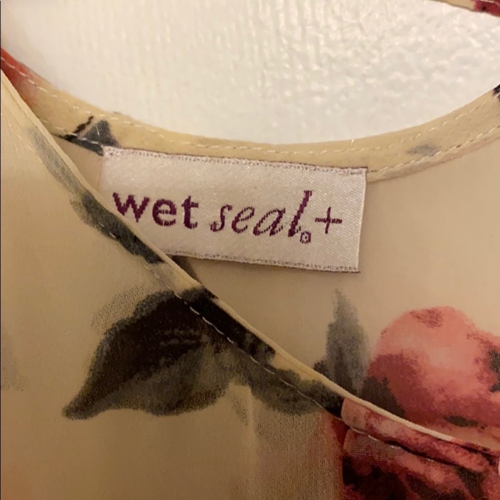 Wet Seal Roses - Picture 3 of 4